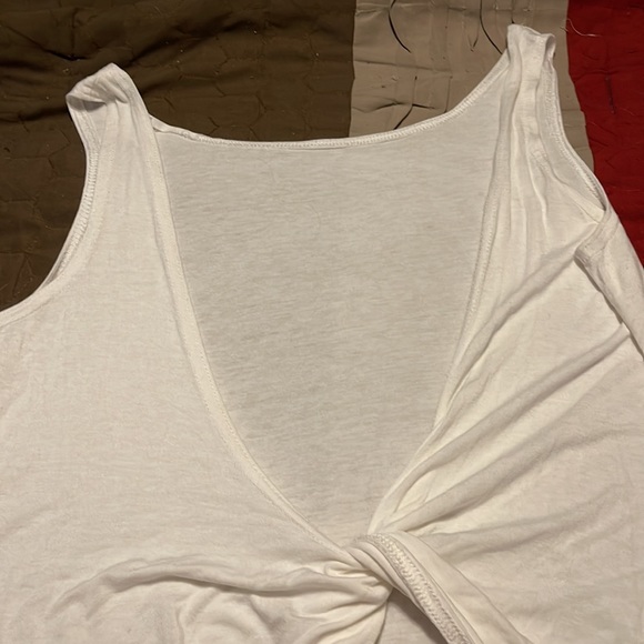 Like new asymmetrical white top - Picture 5 of 7